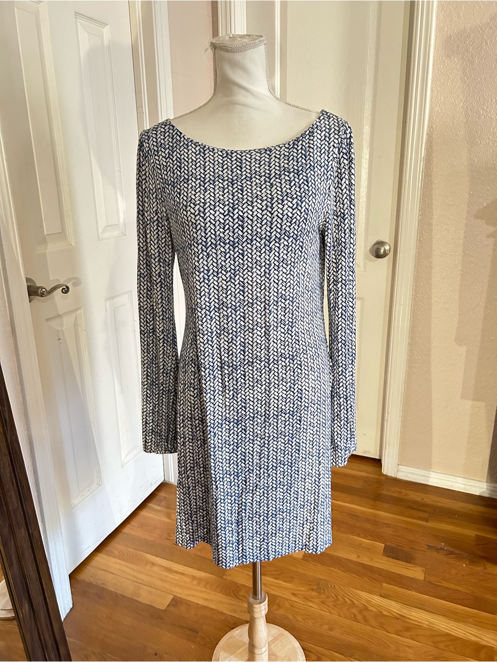 Tart Blue & White Braid Print Knee Length Dress in Women’s Medium